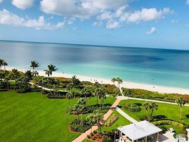 Charming 2 Bedroom Vacation Condo in Naples Steps to Beach